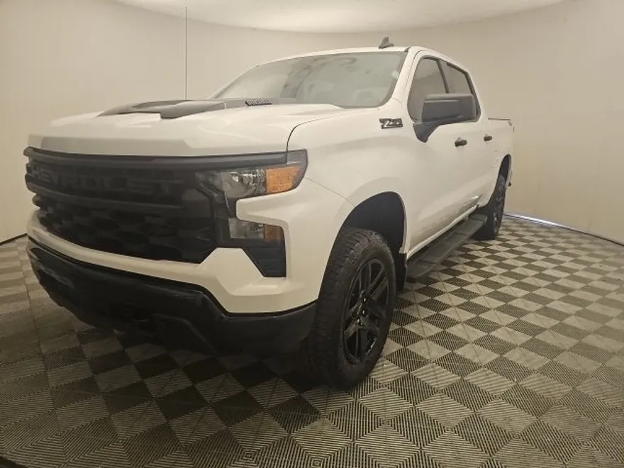 2025 Chevrolet Silverado 1500 Custom Trail Boss photo 1