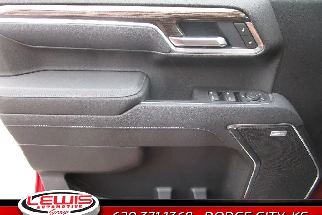 2025 Chevrolet Silverado 1500 RST photo 1