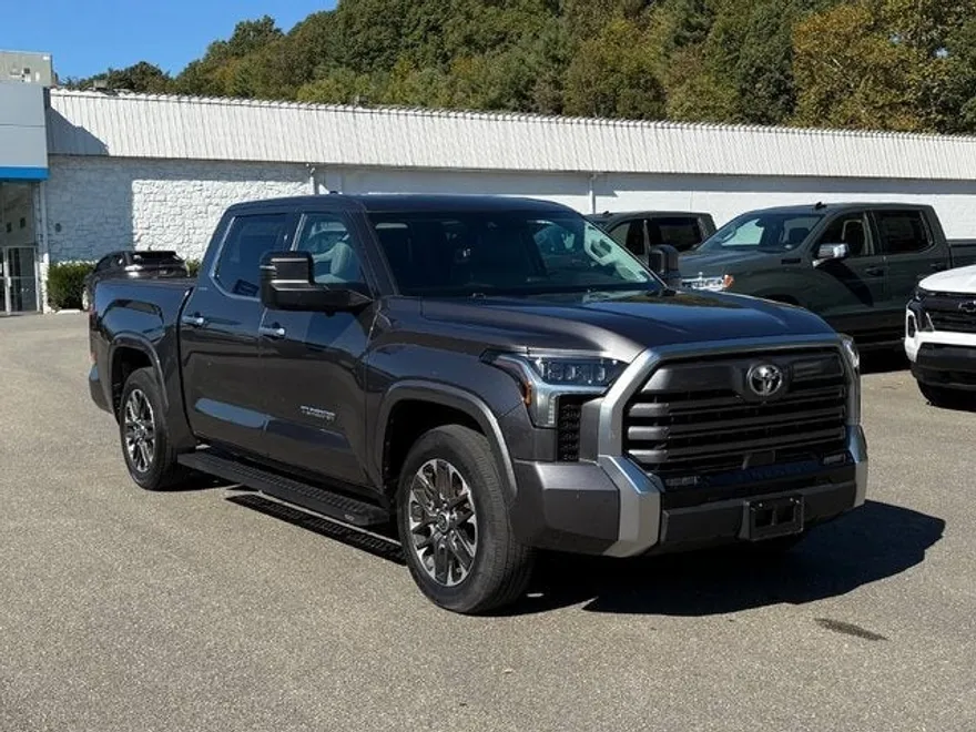 2022 Toyota Tundra Limited photo 1