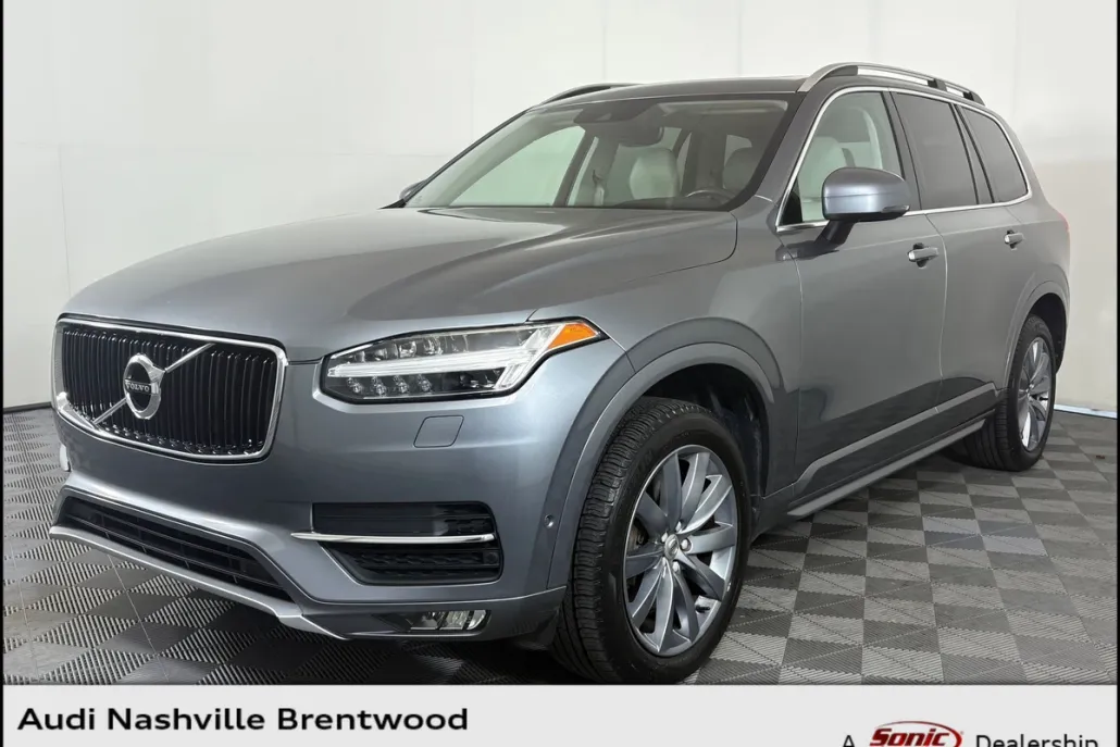 2016 Volvo XC90 T6 Momentum photo 1
