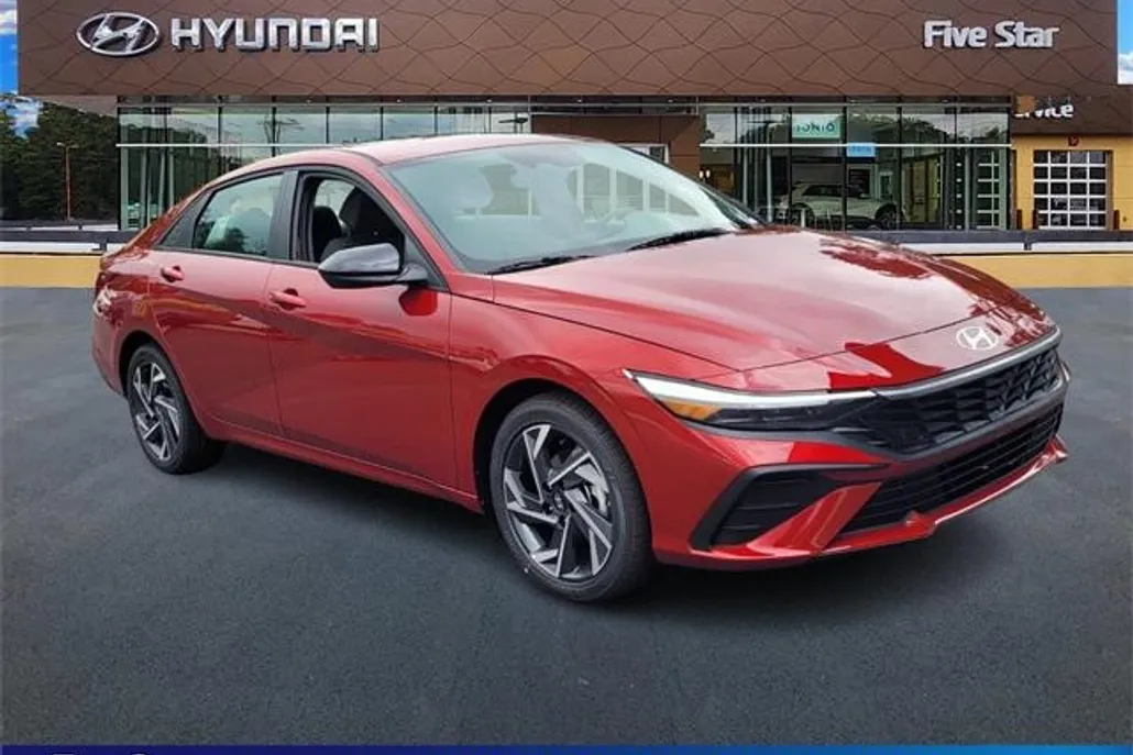 2025 Hyundai Elantra SEL Sport photo 1