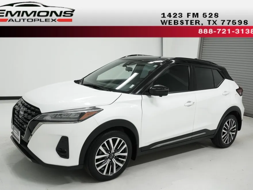 2023 Nissan Kicks SR photo 1