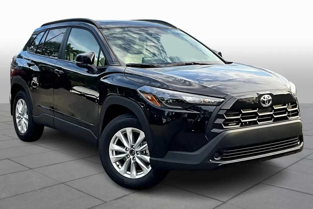 2026 Toyota Corolla Cross LE photo 1