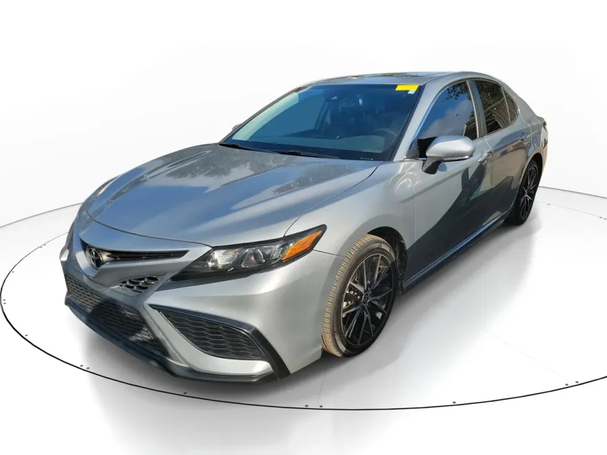 2021 Toyota Camry SE photo 1
