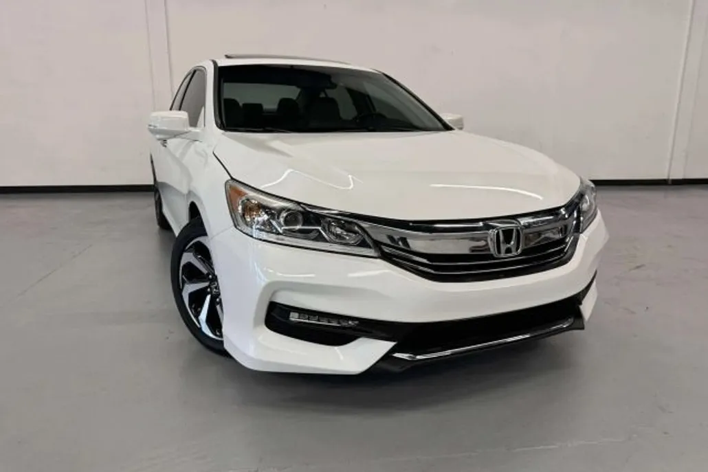 2016 Honda Accord EX-L photo 1