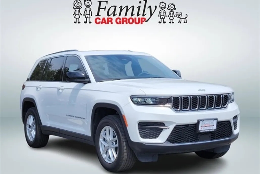 2024 Jeep Grand Cherokee Laredo photo 1