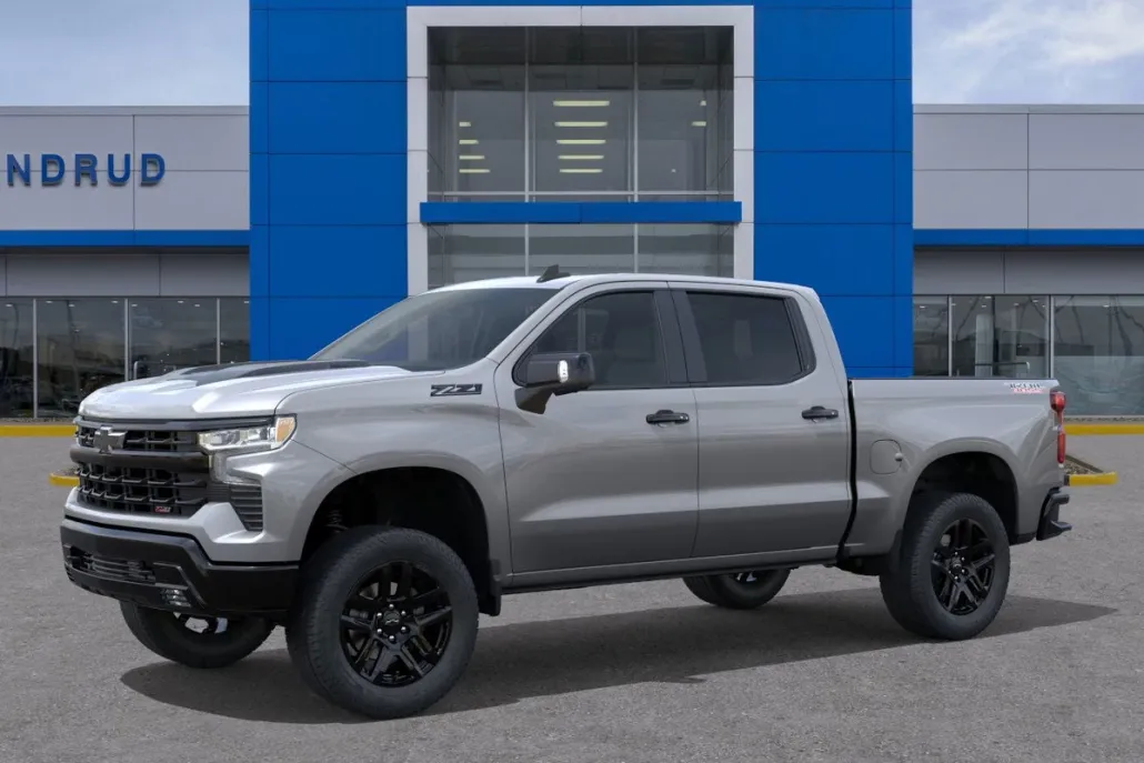 2026 Chevrolet Silverado 1500 LT photo 1