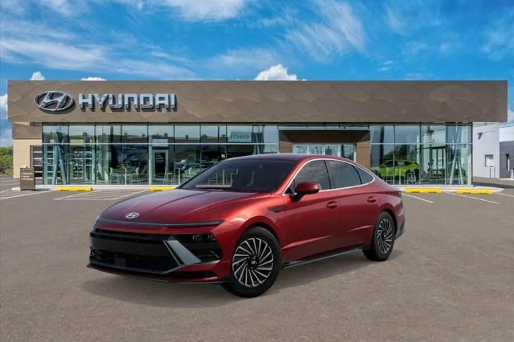 2025 Hyundai Sonata Hybrid SEL photo 1