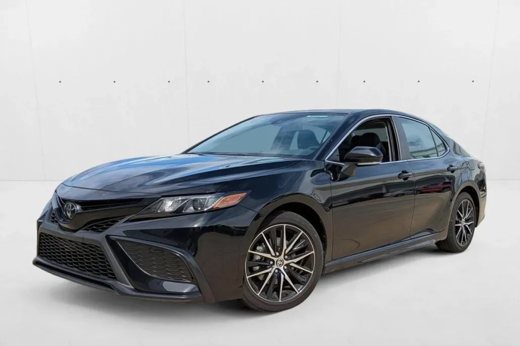 2024 Toyota Camry SE photo 1