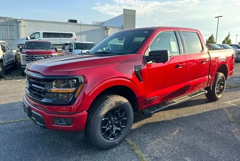 2025 Ford F-150 XLT photo 1
