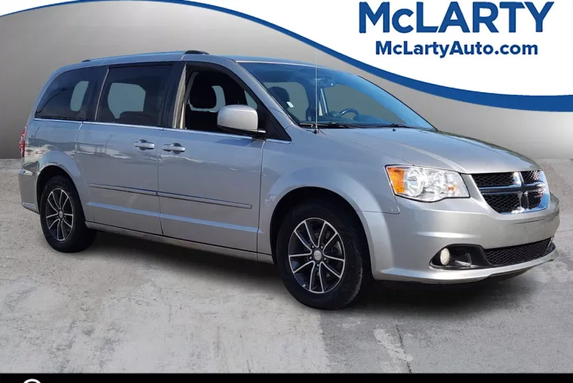 2017 Dodge Grand Caravan SXT photo 1