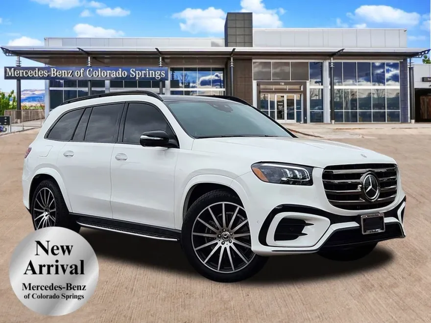 2024 Mercedes Benz GLS 4MATIC photo 1