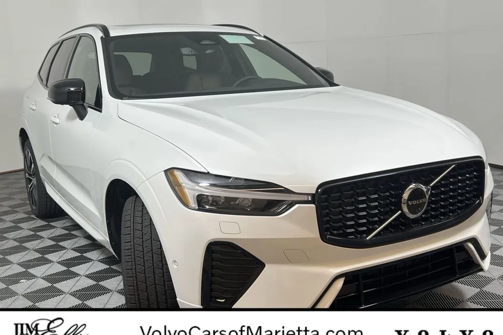 2025 Volvo XC60 B5 Plus photo 1