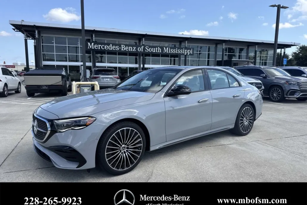 2026 Mercedes Benz E 4MATIC photo 1
