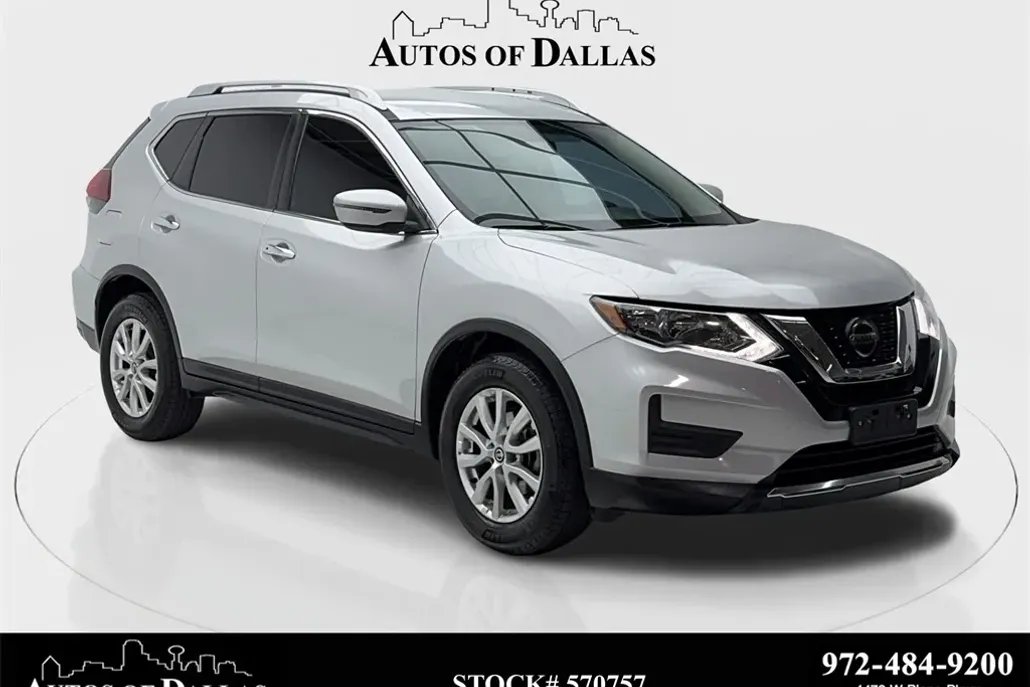 2018 Nissan Rogue SV photo 1
