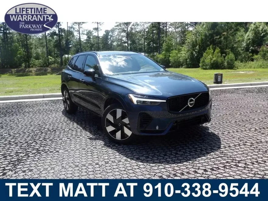 2025 Volvo XC60 T8 Plus photo 1