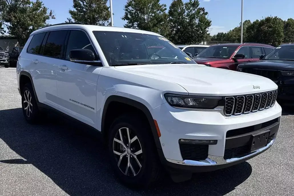 2024 Jeep Grand Cherokee Limited photo 1