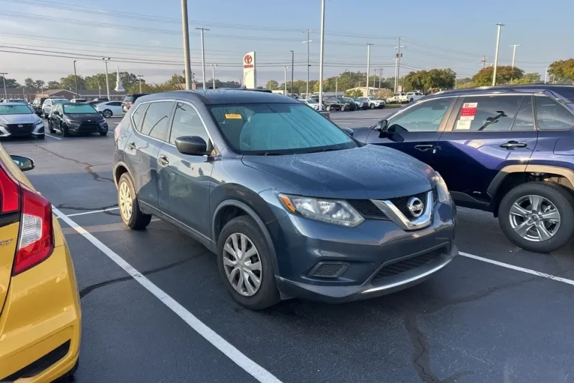 2016 Nissan Rogue S photo 1