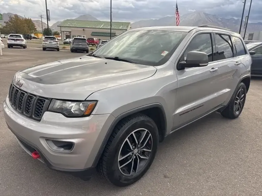 2017 Jeep Grand Cherokee Trailhawk photo 1