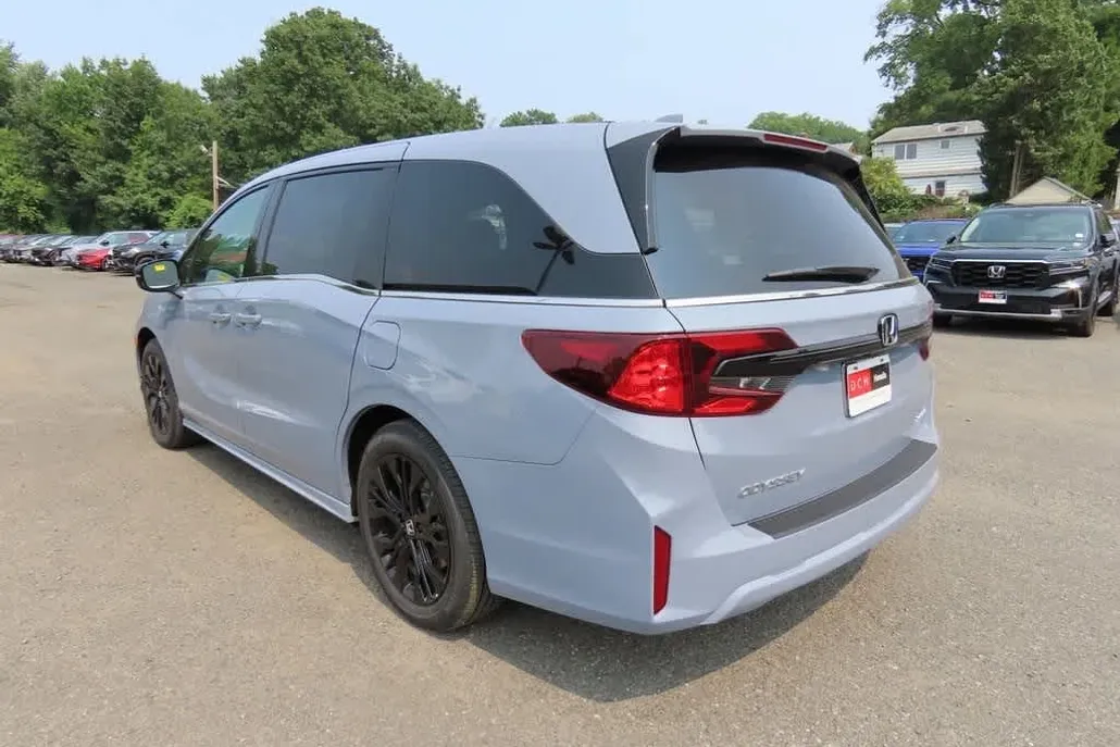 2026 Honda Odyssey photo 1