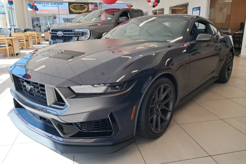 2025 Ford Mustang Dark Horse Premium photo 1