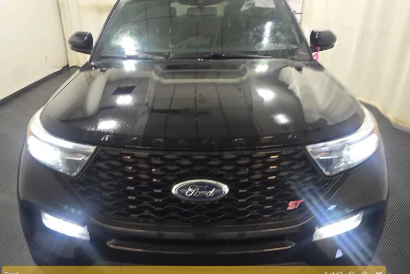 2023 Ford Explorer ST photo 1