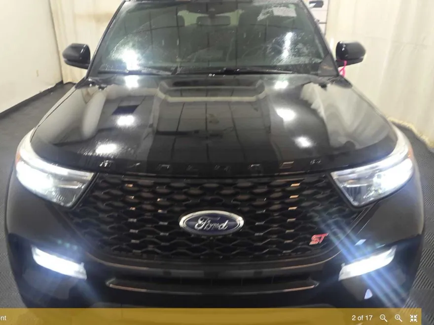 2023 Ford Explorer ST photo 1