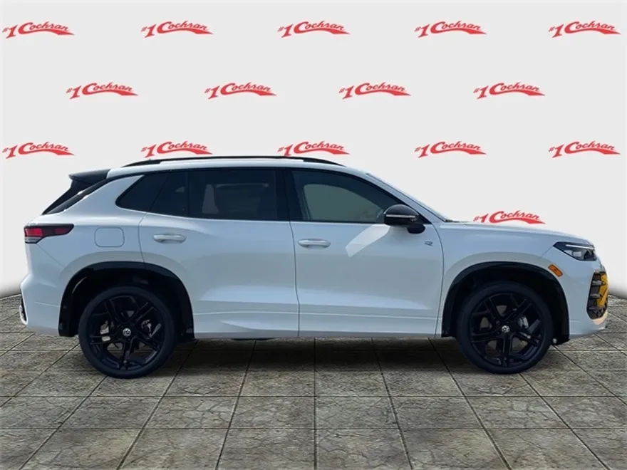 2025 Volkswagen Tiguan SE R-Line Black photo 1