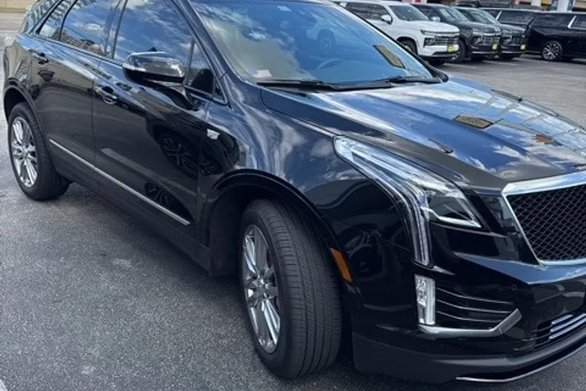 2024 Cadillac XT5 Sport photo 1