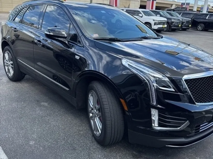 2024 Cadillac XT5 Sport photo 1