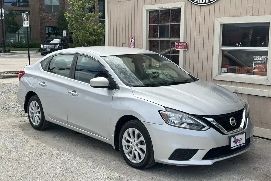 2019 Nissan Sentra SV photo 1