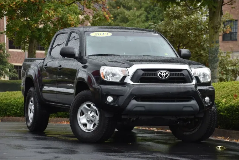 2013 Toyota Tacoma Base V6 4x4 photo 1