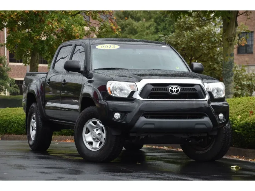 2013 Toyota Tacoma Base V6 4x4 photo 1