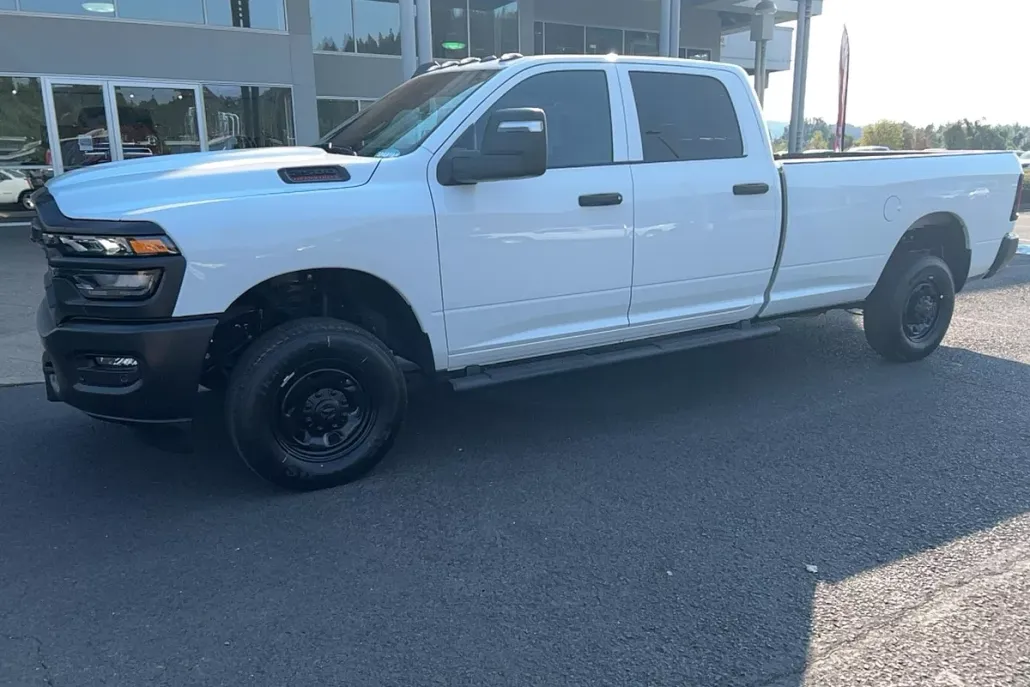 2025 Ram 2500 Tradesman photo 1