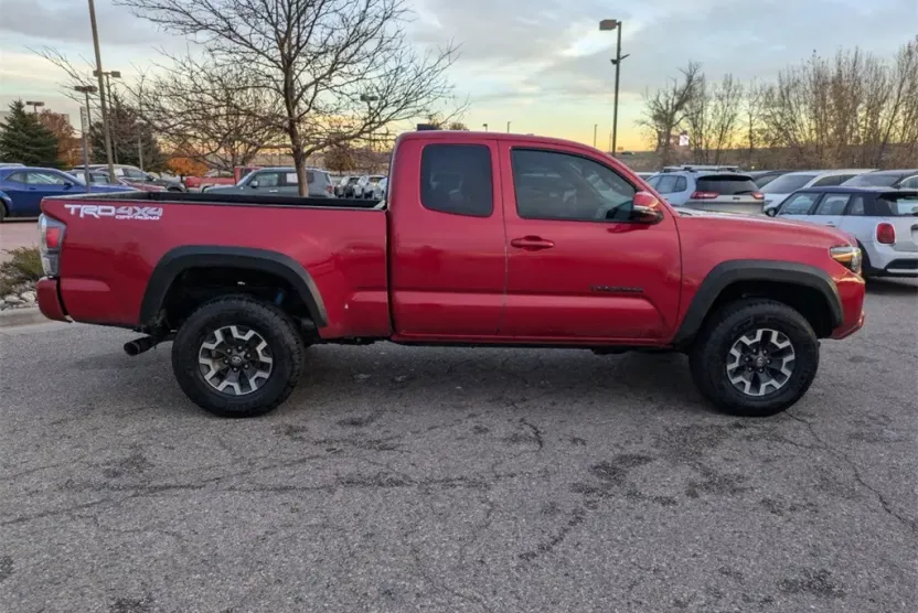 2023 Toyota Tacoma TRD Off-Road photo 1
