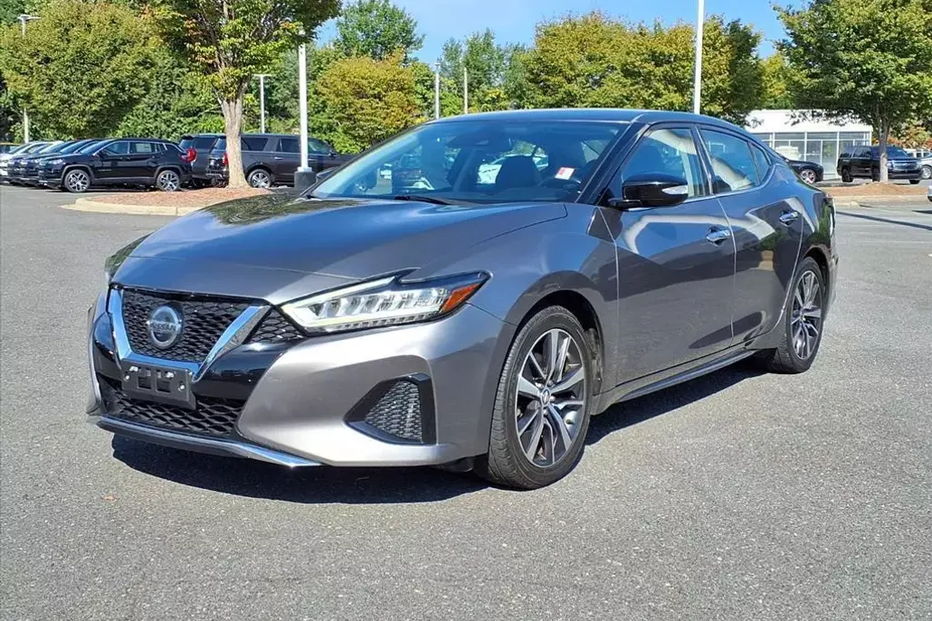 2020 Nissan Maxima SV photo 1