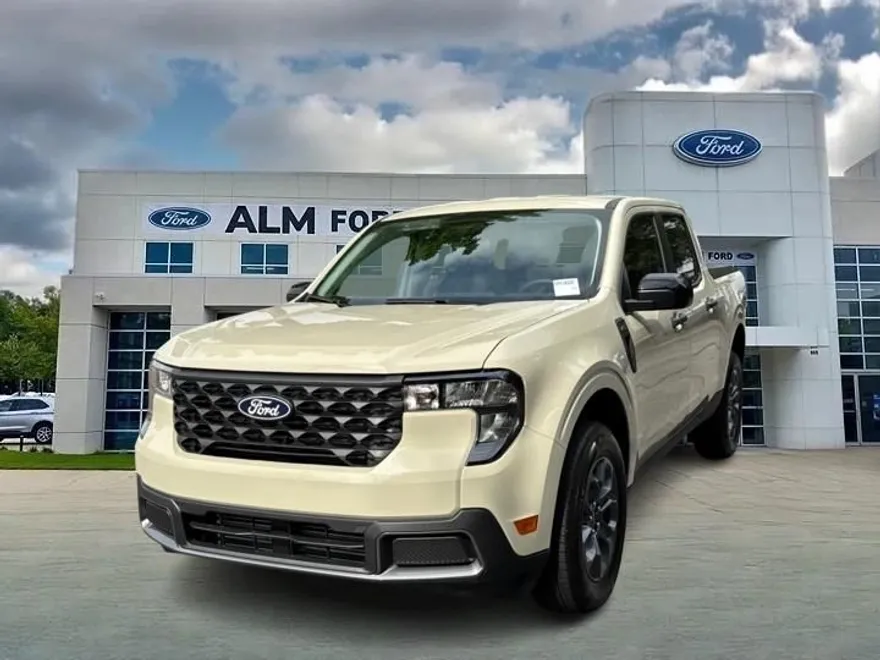 2025 Ford Maverick XLT photo 1