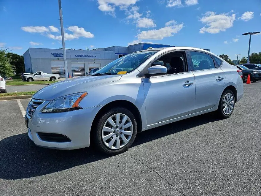 2015 Nissan Sentra SV photo 1