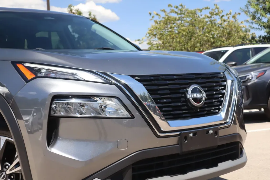 2023 Nissan Rogue SV photo 1