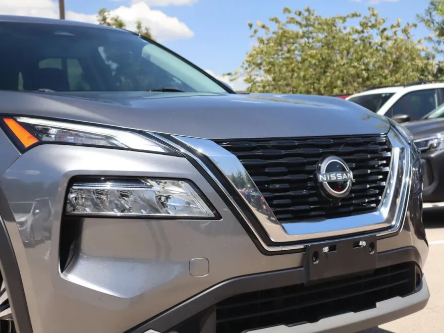2023 Nissan Rogue SV photo 1