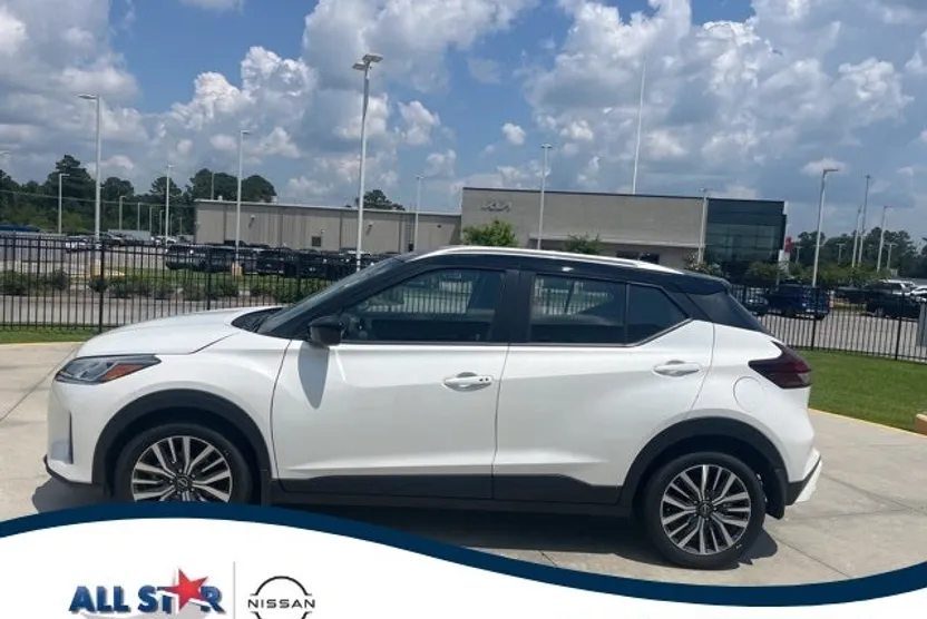 2024 Nissan Kicks SV photo 1