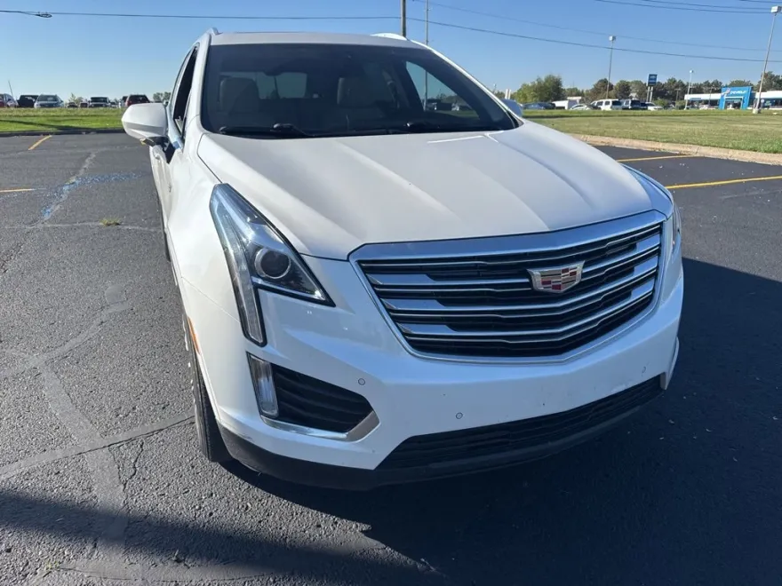 2019 Cadillac XT5 Luxury photo 1