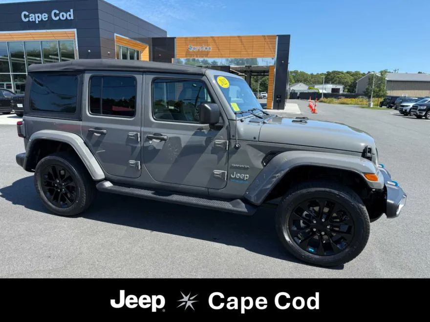 2022 Jeep Wrangler 4xe Unlimited Sahara photo 1