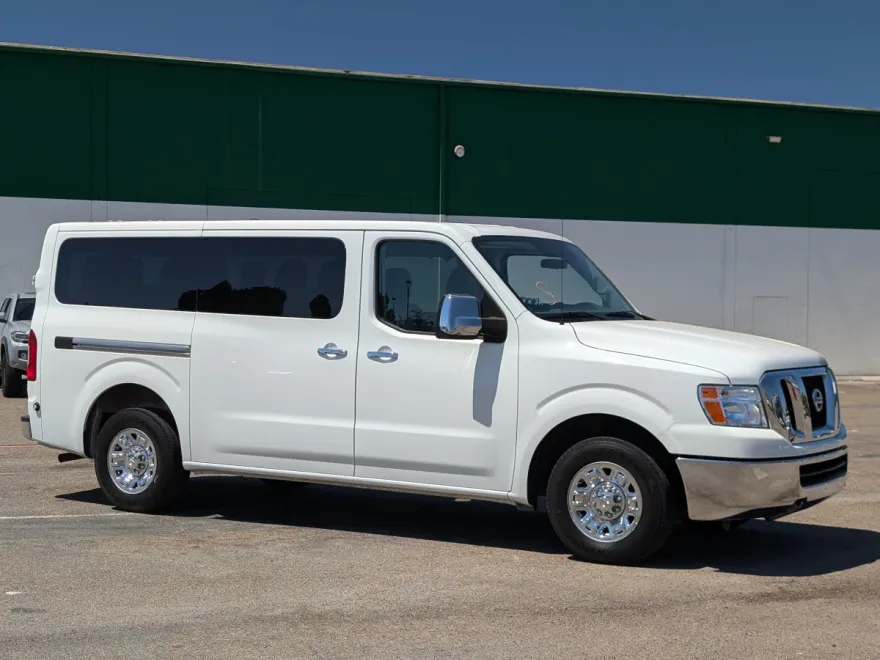 2020 Nissan NV3500 SV Passenger photo 1