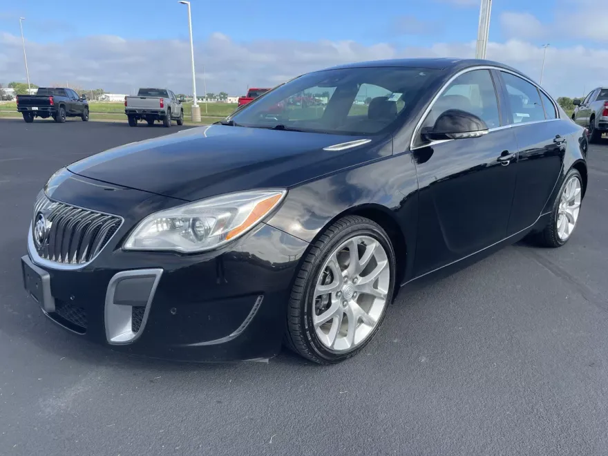 2017 Buick Regal GS photo 1