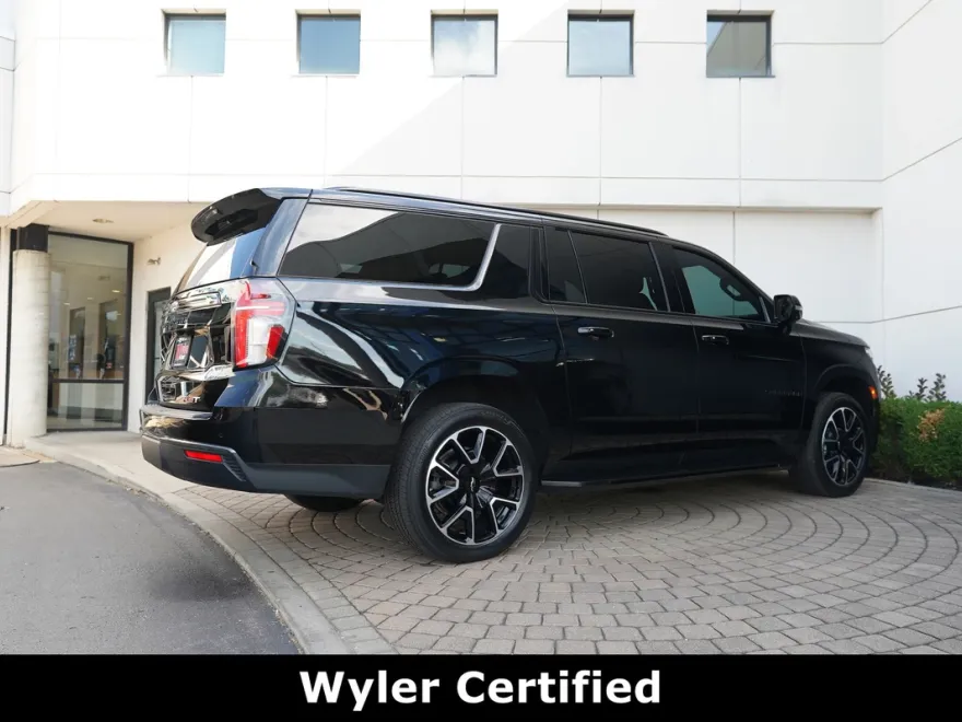 2021 Chevrolet Suburban RST photo 1