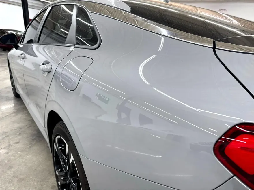 2023 Kia K5 GT-Line photo 11