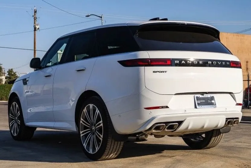 2025 Land Rover Range Rover Sport SE photo 1