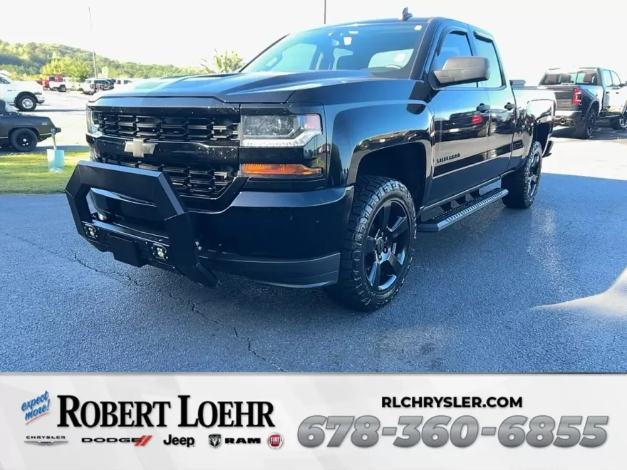 2016 Chevrolet Silverado 1500 Custom photo 1
