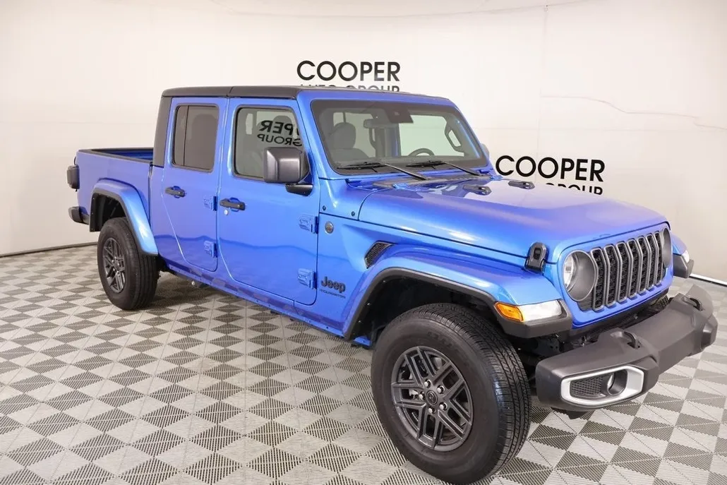 2024 Jeep Gladiator Sport photo 1